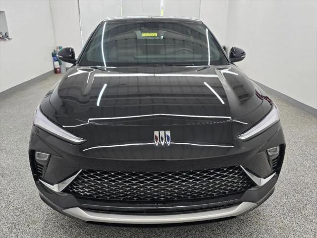 2025 Buick NV Avenir FWD