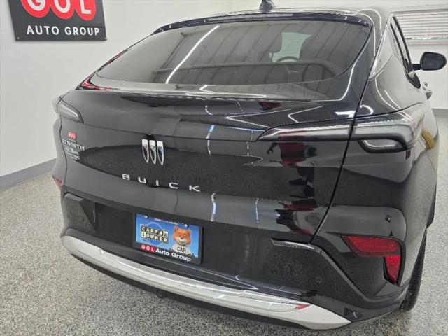 2025 Buick NV Avenir FWD