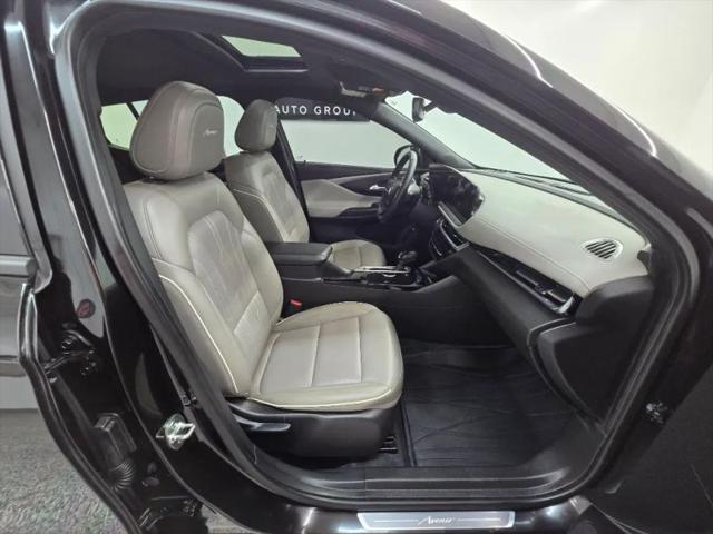 2025 Buick NV Avenir FWD