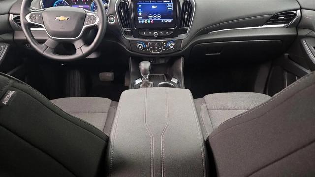 2023 Chevrolet Traverse AWD LT Cloth
