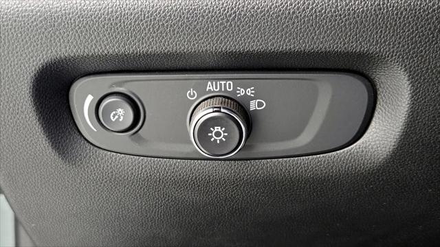 2023 Chevrolet Traverse AWD LT Cloth