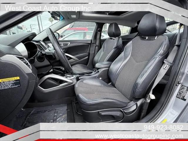 2012 Hyundai Veloster Base w/Black