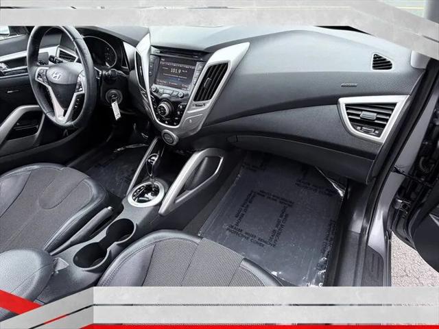 2012 Hyundai Veloster Base w/Black