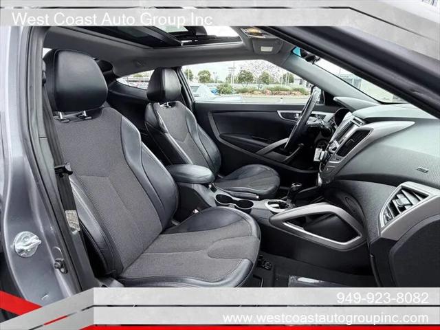2012 Hyundai Veloster Base w/Black