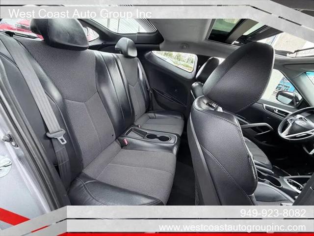 2012 Hyundai Veloster Base w/Black