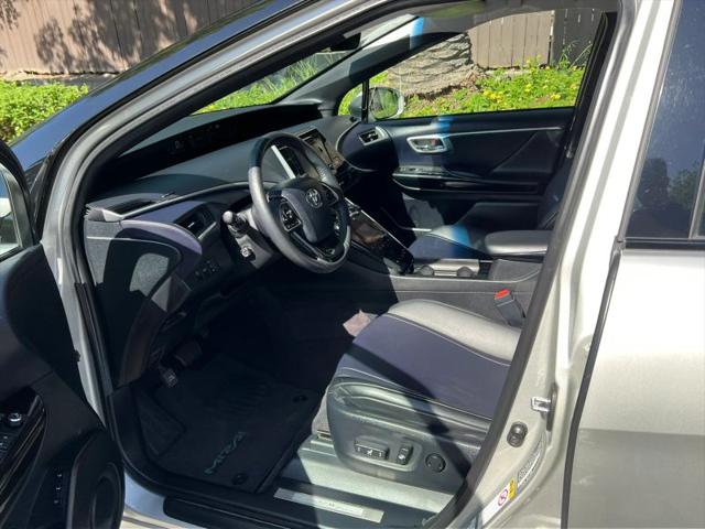 2017 Toyota Mirai Base