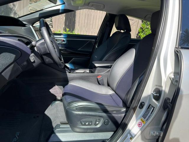 2017 Toyota Mirai Base