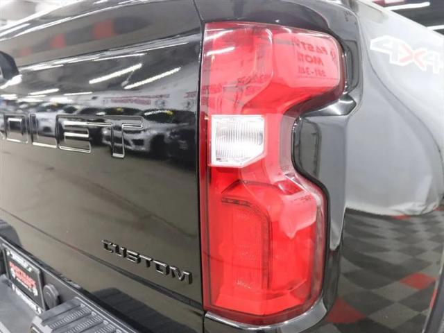 2021 Chevrolet Silverado 2500HD 4WD Double Cab Standard Bed Custom