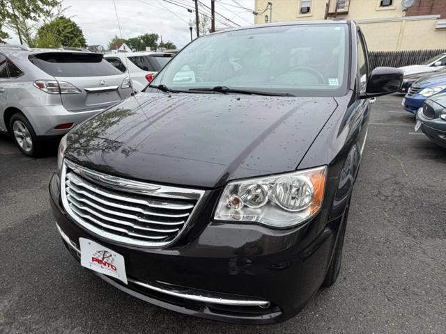 2015 Chrysler Town & Country Touring