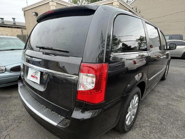 2015 Chrysler Town & Country Touring