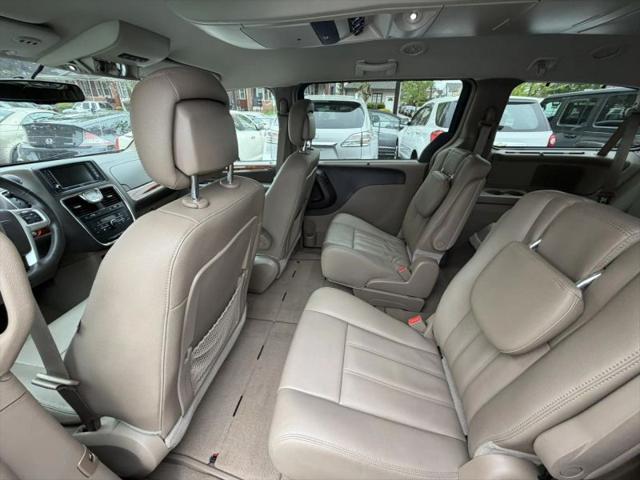 2015 Chrysler Town & Country Touring