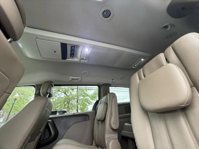 2015 Chrysler Town & Country Touring