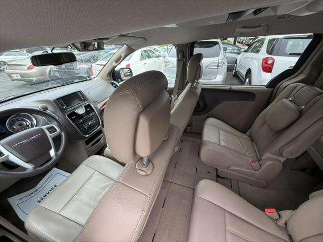 2015 Chrysler Town & Country Touring