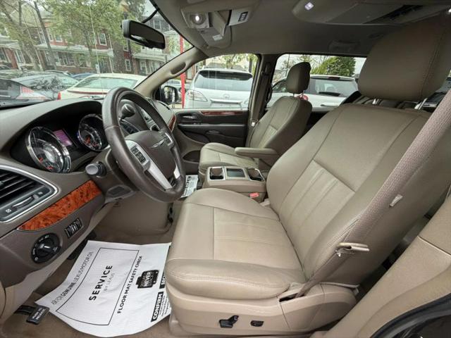 2015 Chrysler Town & Country Touring