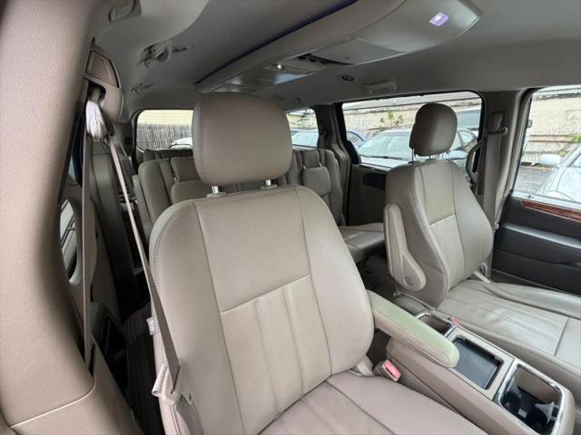 2015 Chrysler Town & Country Touring
