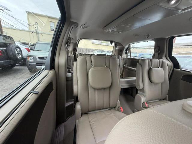 2015 Chrysler Town & Country Touring