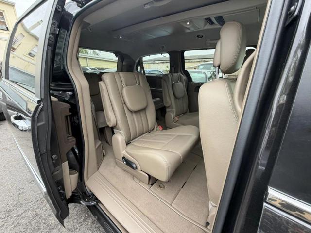 2015 Chrysler Town & Country Touring