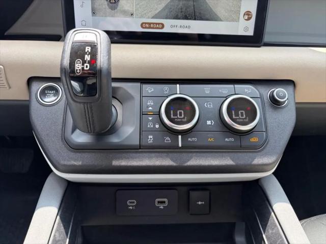 2020 Land Rover Defender 110 SE