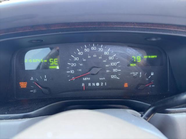 1998 Lincoln Town Car Signature
