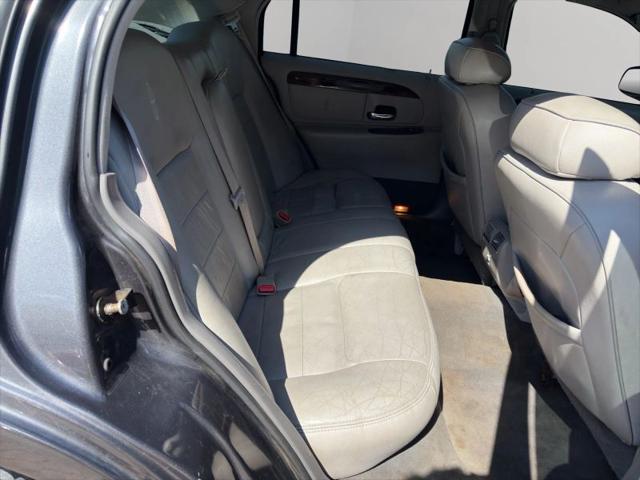 1998 Lincoln Town Car Signature