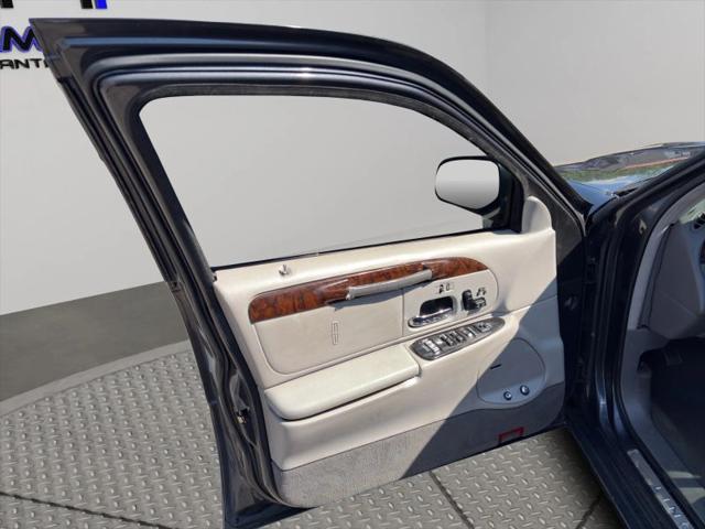 1998 Lincoln Town Car Signature