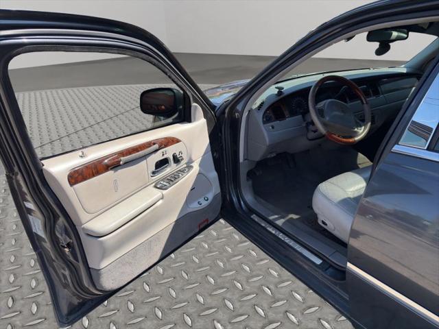 1998 Lincoln Town Car Signature
