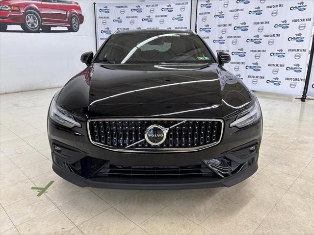 2026 Volvo V60 Cross Country Plus, B5 AWD Gas (mild hybrid)
