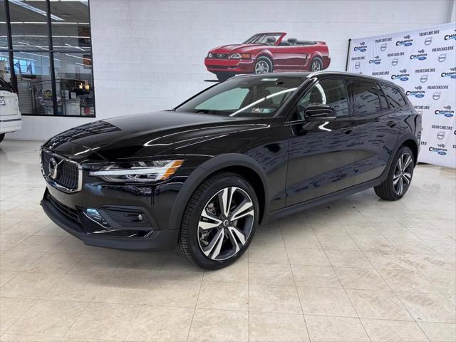 2026 Volvo V60 Cross Country Plus, B5 AWD Gas (mild hybrid)