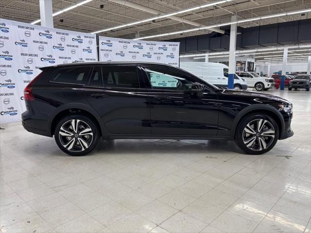 2026 Volvo V60 Cross Country Plus, B5 AWD Gas (mild hybrid)