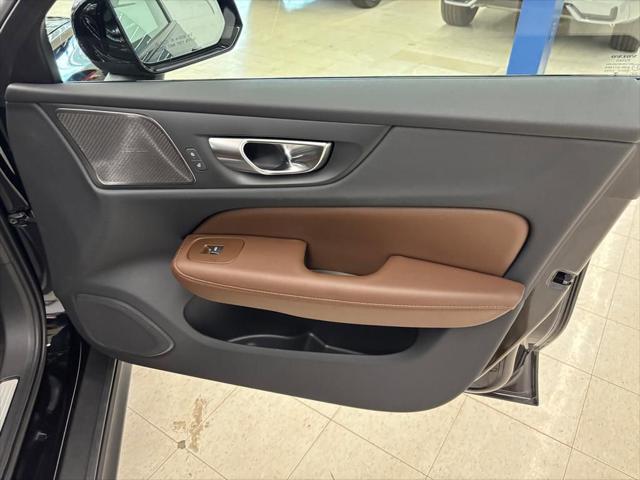 2026 Volvo V60 Cross Country Plus, B5 AWD Gas (mild hybrid)
