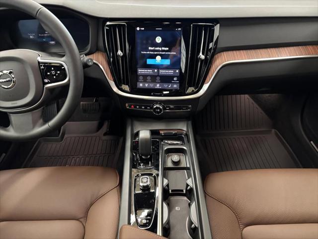 2026 Volvo V60 Cross Country Plus, B5 AWD Gas (mild hybrid)