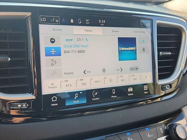 2024 Chrysler Pacifica Touring L