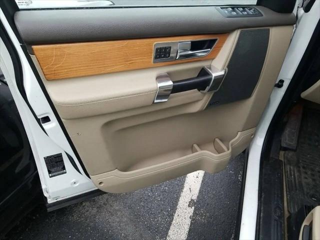 2011 Land Rover LR4 LUX