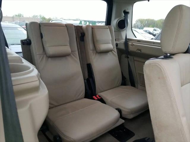 2011 Land Rover LR4 LUX