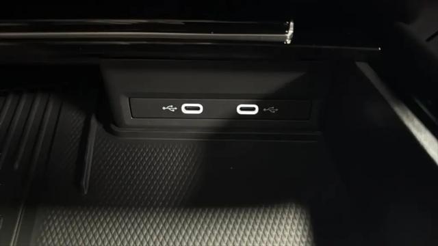2026 Volkswagen Atlas Cross Sport SEL Premium R-Line