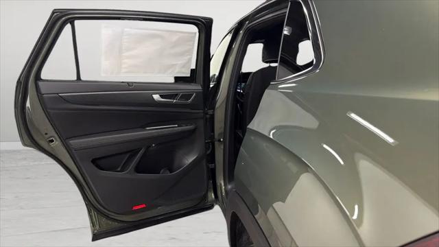 2026 Volkswagen Atlas Cross Sport SEL Premium R-Line