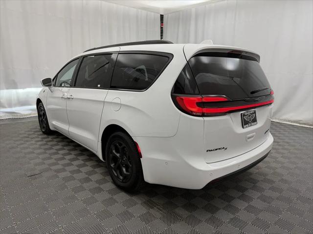 2021 Chrysler Pacifica Hybrid Limited