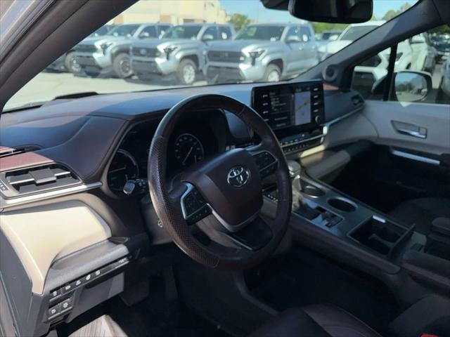 2023 Toyota Sienna Platinum