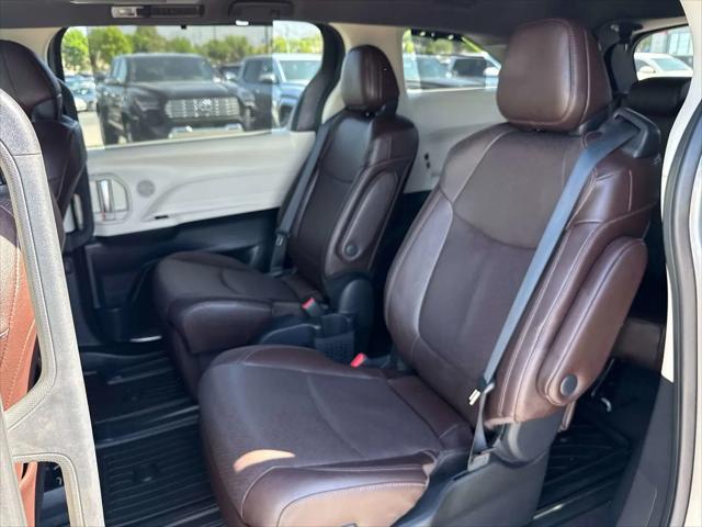 2023 Toyota Sienna Platinum
