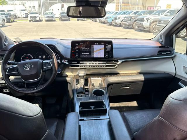 2023 Toyota Sienna Platinum