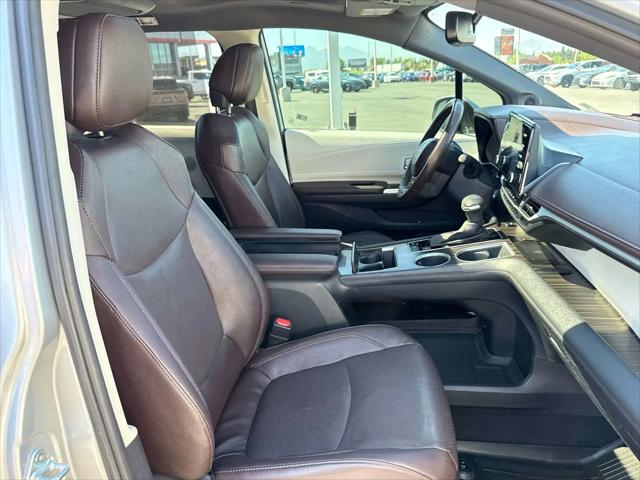 2023 Toyota Sienna Platinum