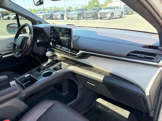 2023 Toyota Sienna Platinum