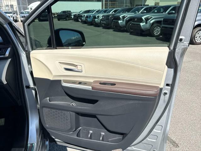 2023 Toyota Sienna Platinum