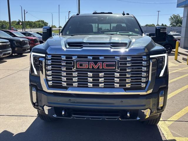 2025 GMC Sierra 2500HD 4WD Crew Cab Standard Bed Denali