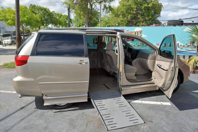 2005 Toyota Sienna LE for sale in Fort Lauderdale, FL