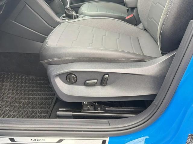 2025 Volkswagen Taos 1.5T SE Black