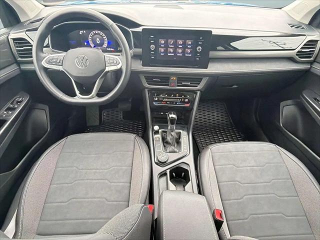 2025 Volkswagen Taos 1.5T SE Black