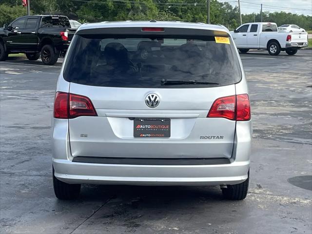 2010 Volkswagen Routan SE