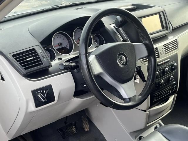 2010 Volkswagen Routan SE