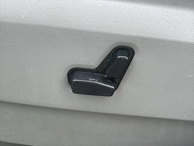 2010 Volkswagen Routan SE